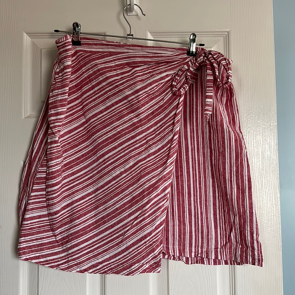 EUC. Red and white skirt